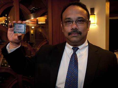 Rajeeb Hazra из Intel демонстрирует Knights Corner